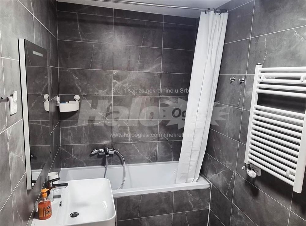Izdaje se dvosoban stan u wellport kuli — 6