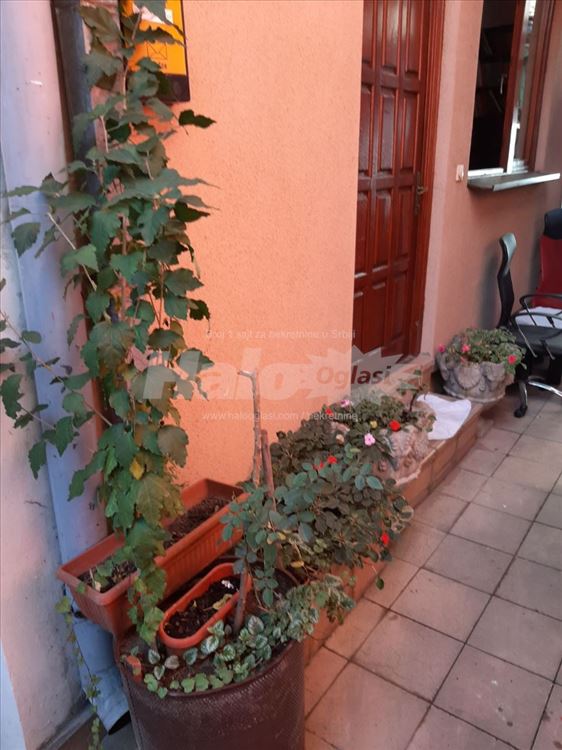 Izdaje se dvosoban stan – Vukov spomenik — 7
