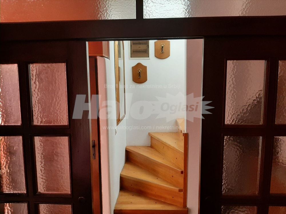 Izdaje se dvosoban stan – Vukov spomenik — 8