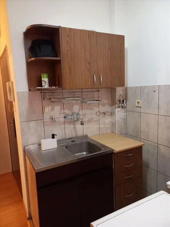 Izdaje se Garsonjera na Karaburmi (stara okretnica — 4