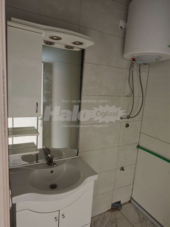 Izdaje se hala od 204m2 — 7