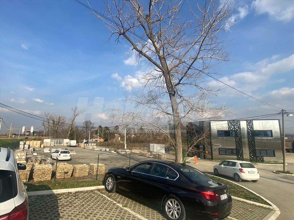 Izdaje se hala/poslovni prostor/lokal 220m2+1700m2 — 12
