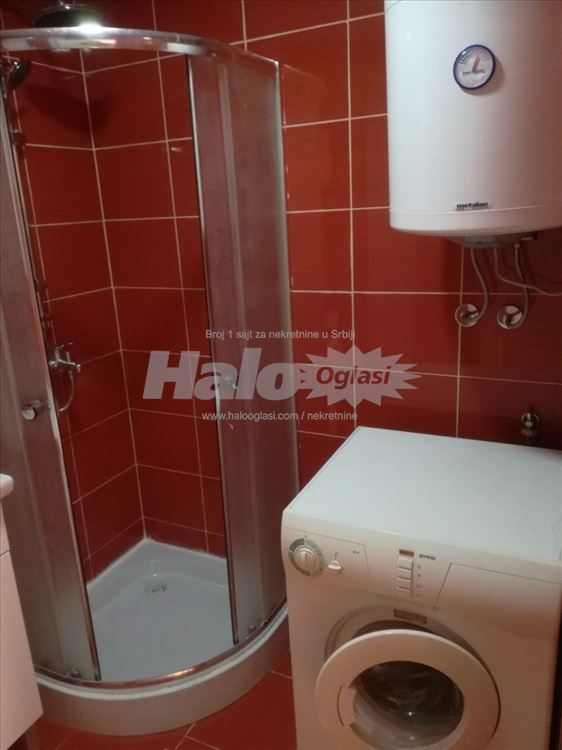 Izdaje se jedboiposobni stan u Zemunu sa troskovim — 12