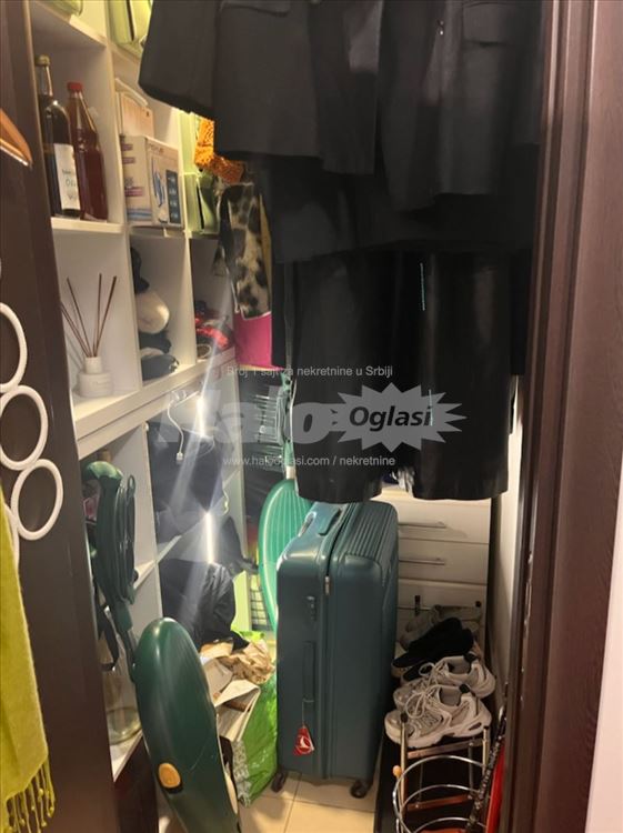 Izdaje se jedinstveno uređen stan kod Đeram pijace — 5