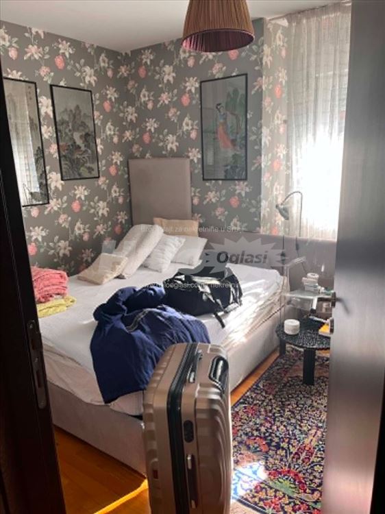 Izdaje se jedinstveno uređen stan kod Đeram pijace — 8