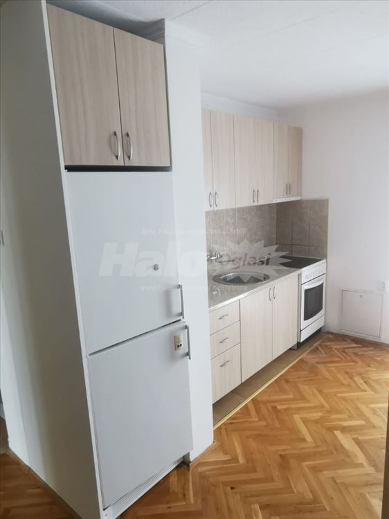 Izdaje se jednoiposoban stan od 47 m² — 5