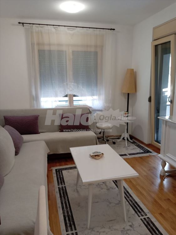 Izdaje se jednosoban  namešten stan 45m2, Zvezdara — 6