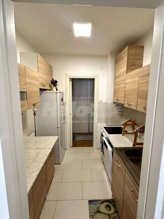 Izdaje se jednosoban  namešten stan 45m2, Zvezdara — 11