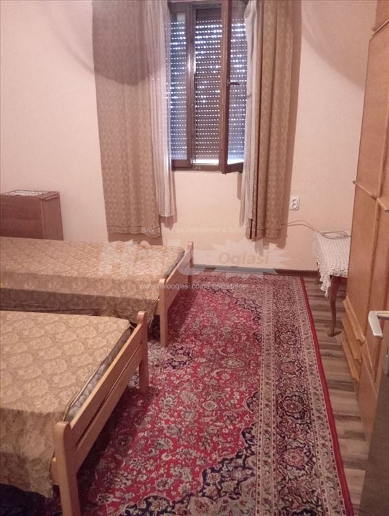 Izdaje se jednosoban stan na Staroj Karaburmi — 2