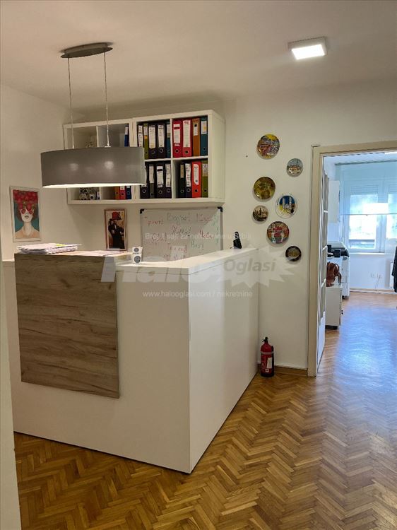 Izdaje se kancelarijski / poslovni prostor 50 m² — 2