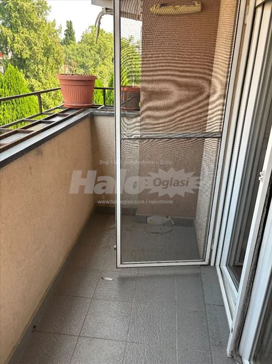 Izdaje se komforan stan u Borči, Prvog Maja — 14