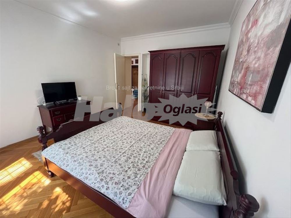 Izdaje se kompletno namesten 2.0 stan, pored Hrama — 9