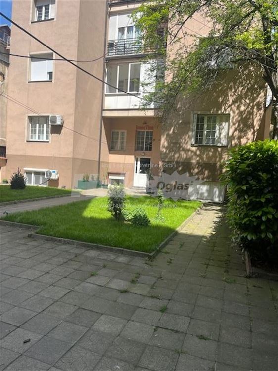 Izdaje se kompletno namesten 2.0 stan, pored Hrama — 14