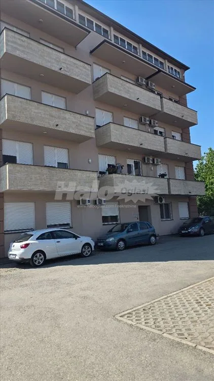 Izdaje se kompletno namešten stan na Ledinama — 2
