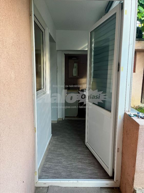 Izdaje se kompletno opremljen stan 45m2 — 3