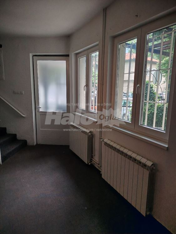Izdaje se kuca kao poslovni prostor sa dvoristem — 6