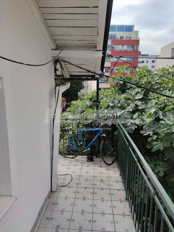 Izdaje se kuca na Zvezdari — 13