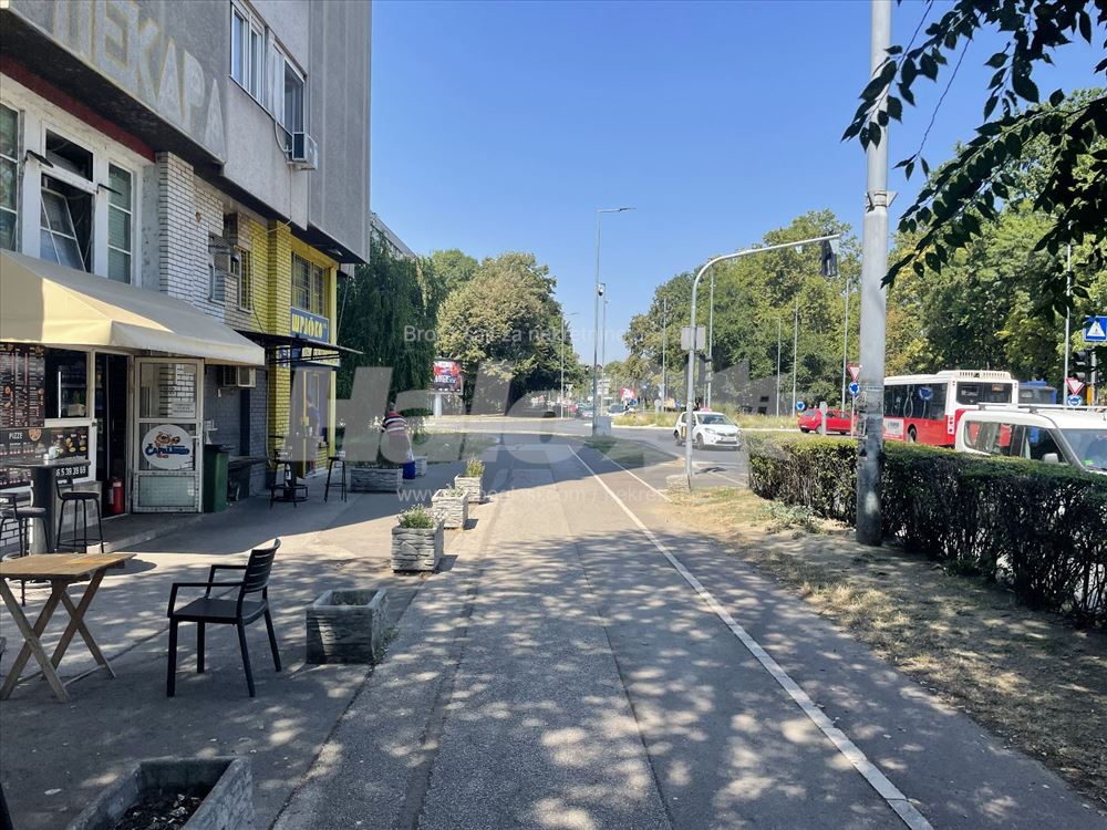 Izdaje se Lokal na N.Beogradu — 4