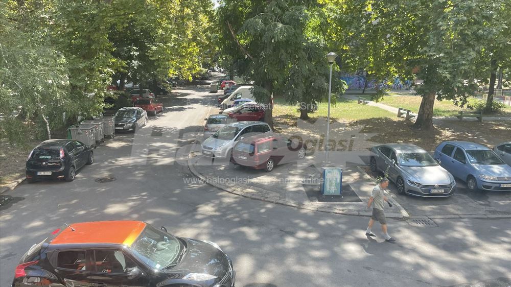 Izdaje se Lokal na N.Beogradu — 10