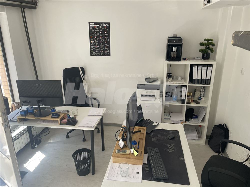 Izdaje se Lokal na N.Beogradu — 11