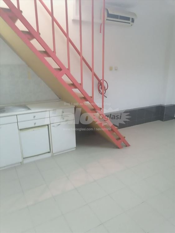 Izdaje se lokal na Nbg kod Arene — 11