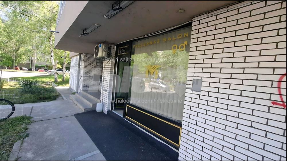 Izdaje se luks 30m2 frizerski salon super lokacija — 3