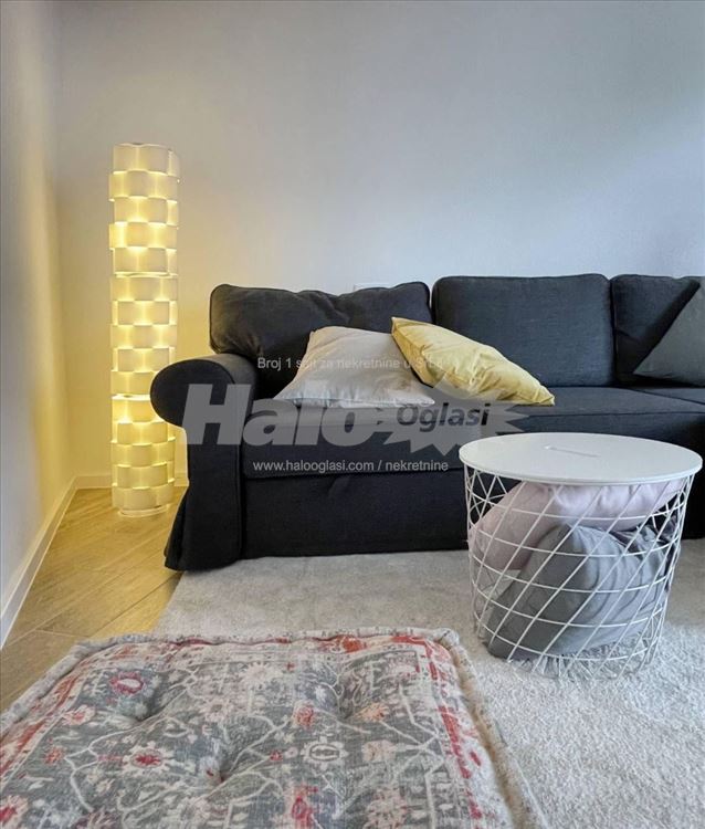 Izdaje se luksuzno renoviran stan u centru — 7