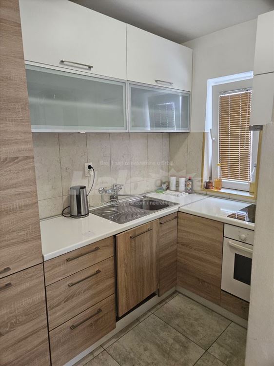 Izdaje se lux duplex – Bogoslovija — 9