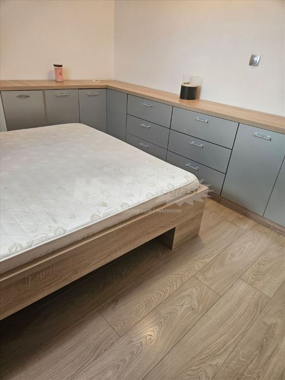 Izdaje se lux duplex – Bogoslovija — 14