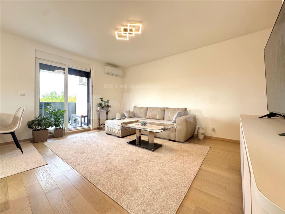 Izdaje se lux dvosoban stan u Mirijevu, 50m2 — 2