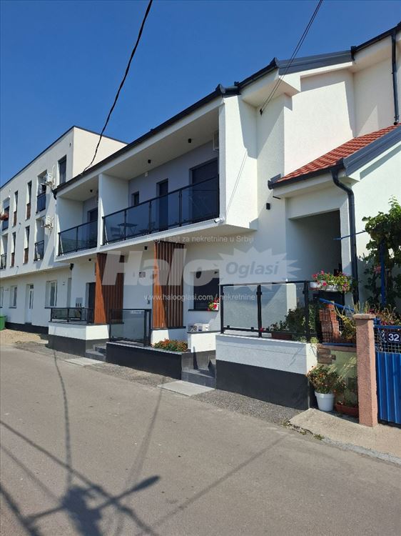 Izdaje se Lux jednoiposoban stan u Batajnici — 2