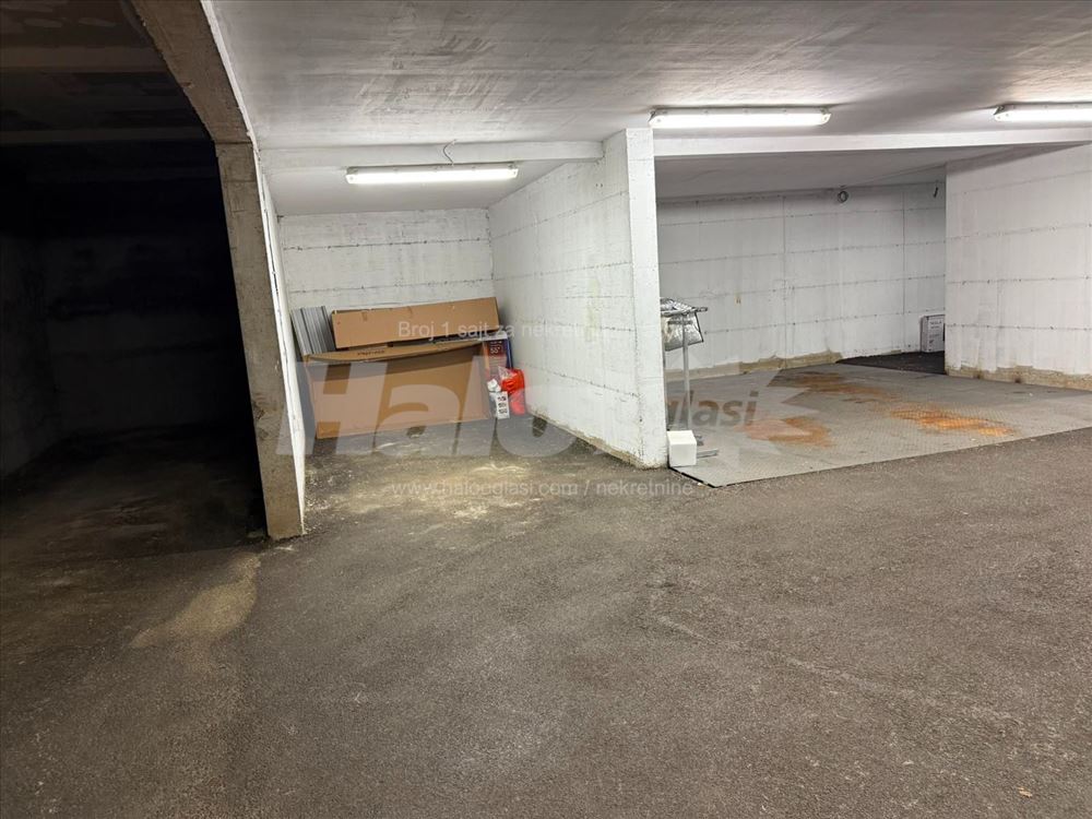 Izdaje se moderan, potpuno namešten stan  + garaža — 11
