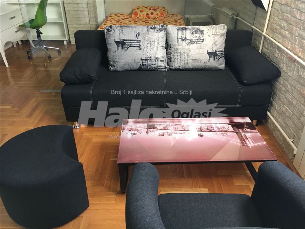 Izdaje se moderan stan od 35 m², useljiv od 01.09. — 2