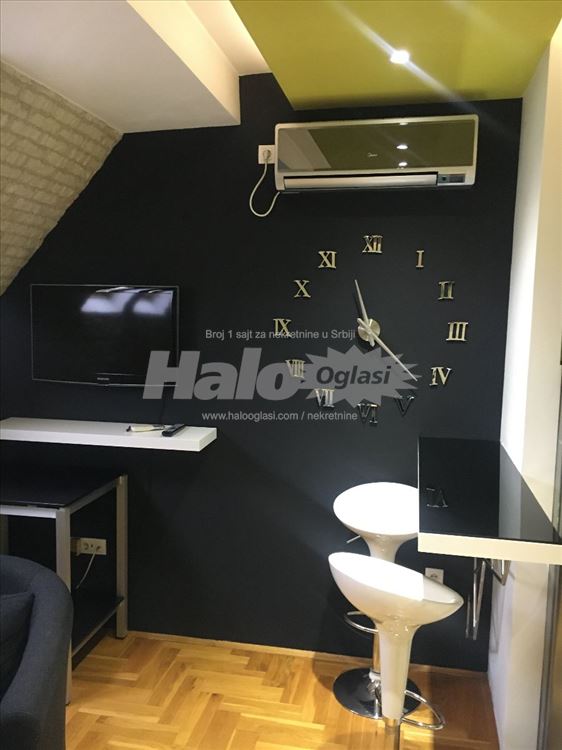 Izdaje se moderan stan od 35 m², useljiv od 01.09. — 5