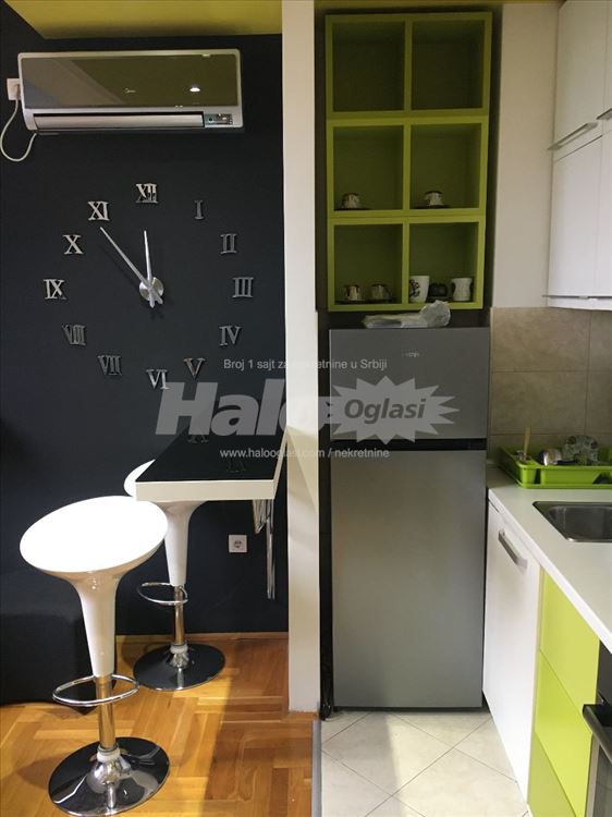 Izdaje se moderan stan od 35 m², useljiv od 01.09. — 6