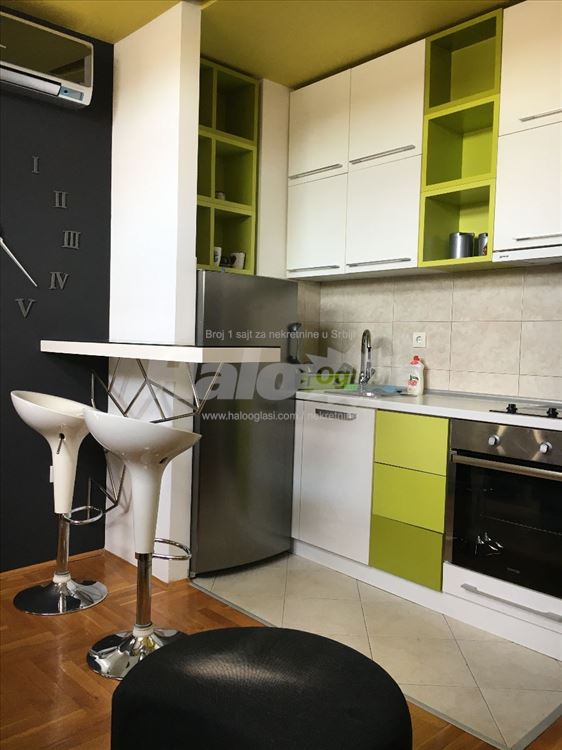Izdaje se moderan stan od 35 m², useljiv od 01.09. — 7
