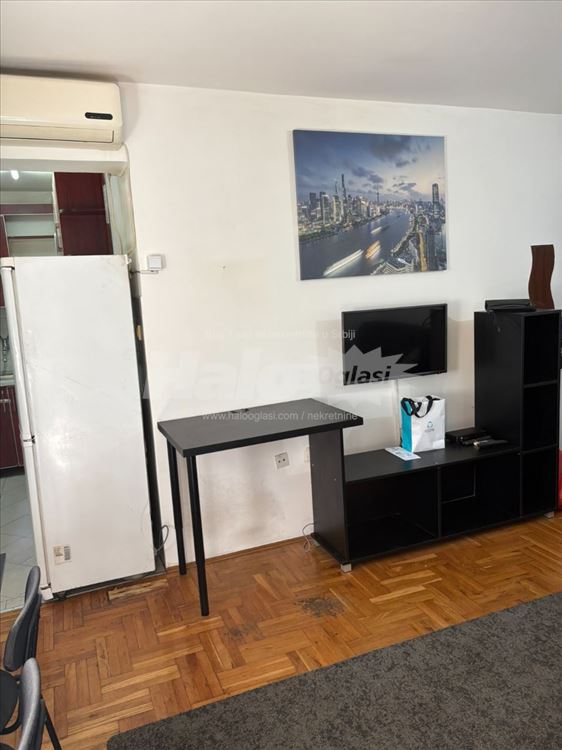 Izdaje se namešten 1.5 stan — 2