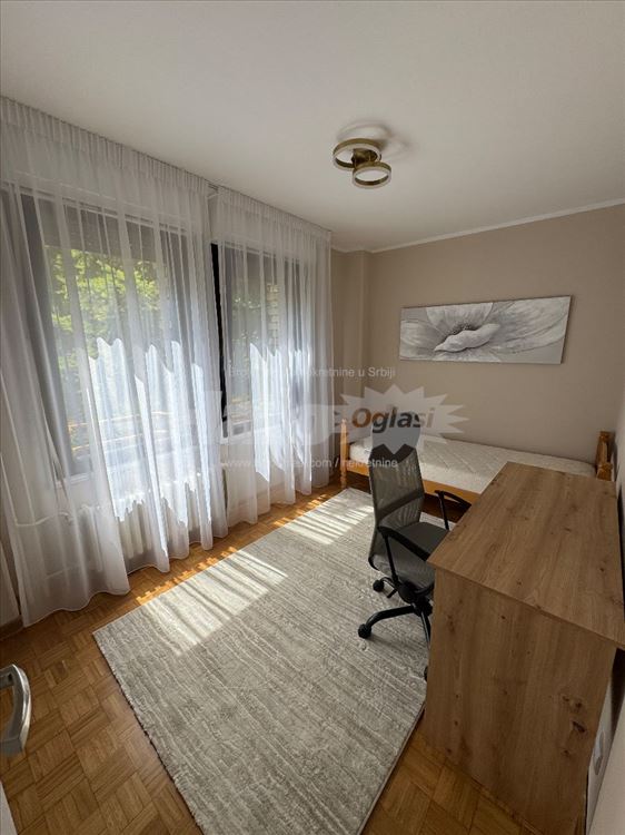 Izdaje se namesten lux stan sa tri spavace sobe — 15