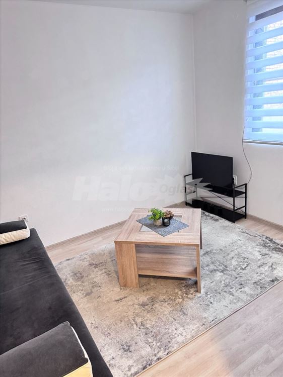 Izdaje se namesten stan 30 m2 ledine novi beograd — 2
