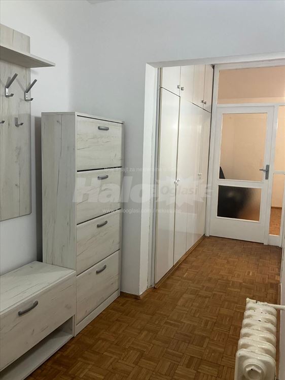 Izdaje se namesten trosoban stan 71m² – Blok 61 — 2