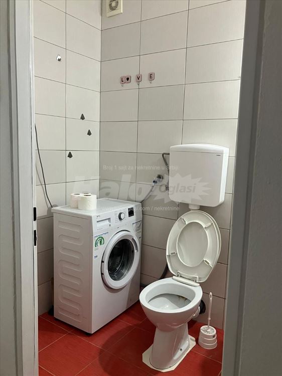 Izdaje se namesten trosoban stan 71m² – Blok 61 — 11