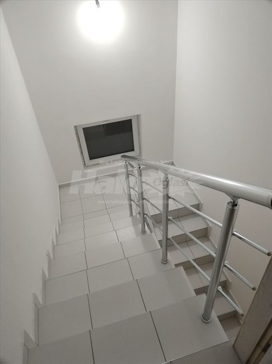 Izdaje se namešten dvosoban stan u MML — 14