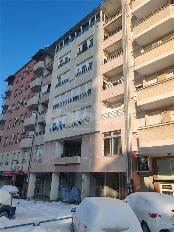 Izdaje se  namešten stan, 50m kod Voždovačke crkve — 3