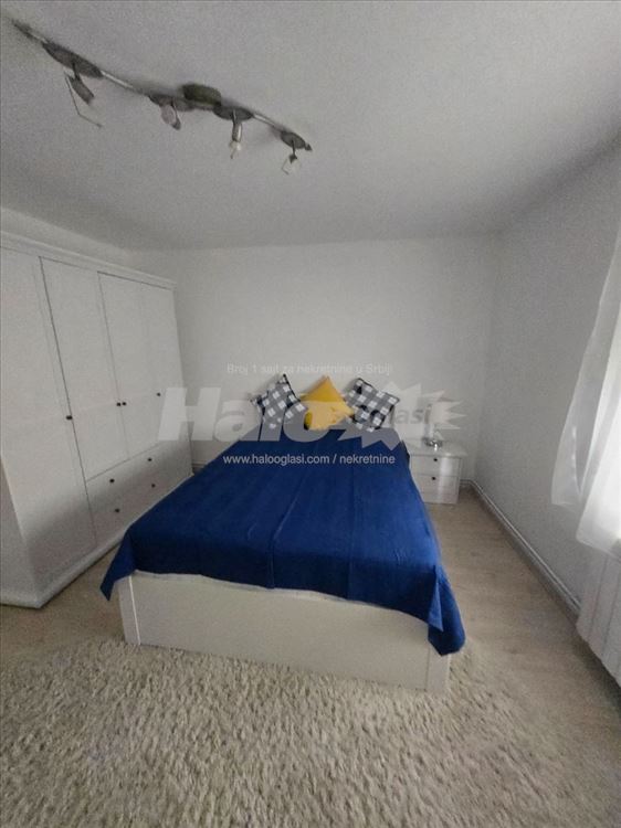 Izdaje se namešten stan na Dušanovcu — 9