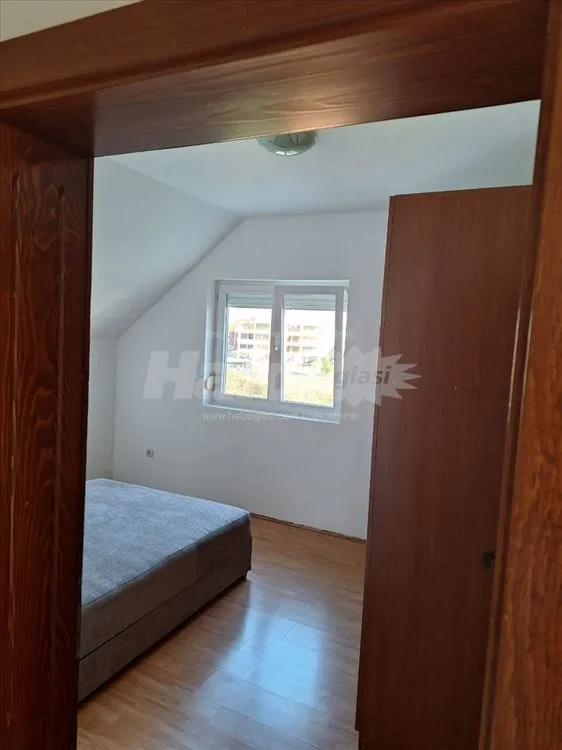 Izdaje se namešten stan u Surčinu — 4