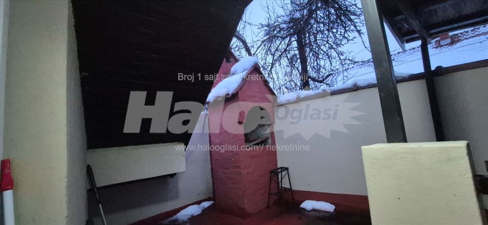 Izdaje se nameštena garsonjera u potkrovlju – 35kv — 5