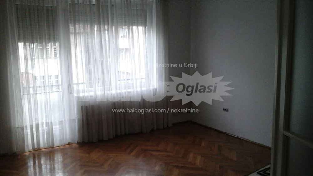 Izdaje se nenamesten stan 85m2- Centar grada — 8