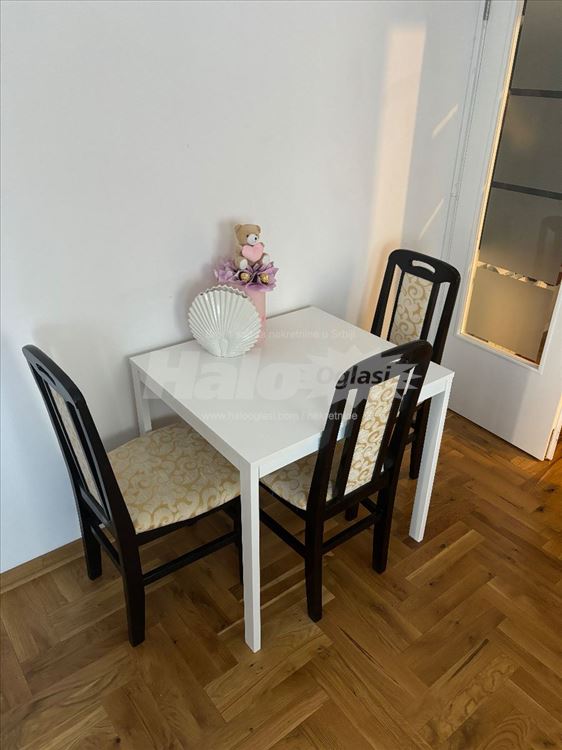 Izdaje se nov lep stan sa odvojenom spavaćom sobom — 4
