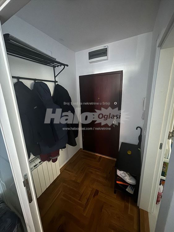 Izdaje se nov lep stan sa odvojenom spavaćom sobom — 9