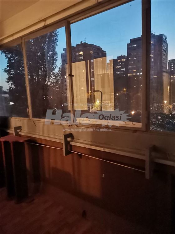 Izdaje se odličan stan u Bloku 70 — 7